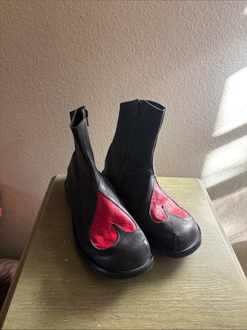 Cydwoq Love boots
